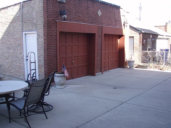 3rd image of 5428 W Berteau Ave