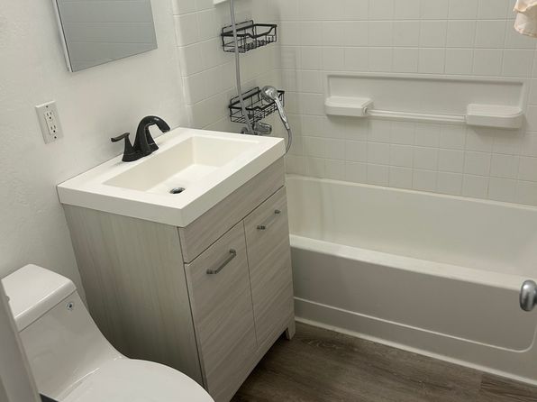 2003 Red Rose Way APT 2