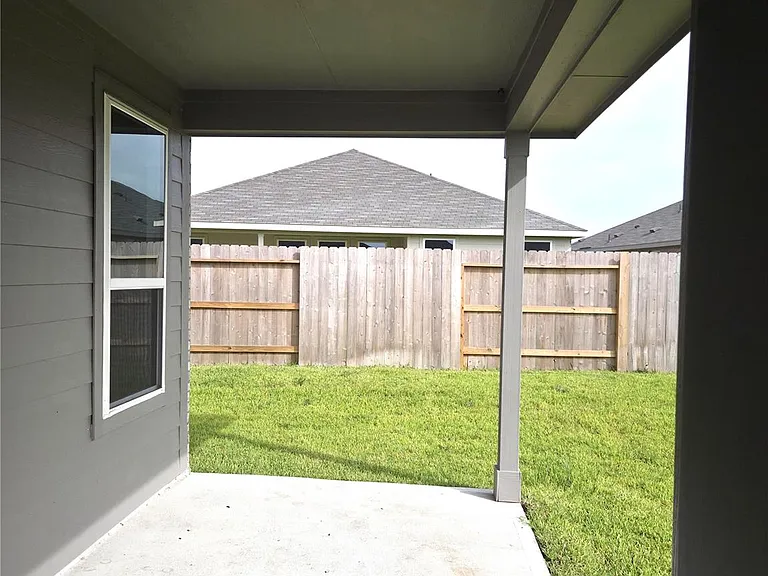 6511 Silver Emperor Ln — Photo 33