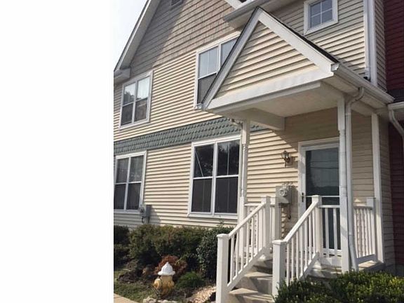 3rd image of 877 Merchant St #63