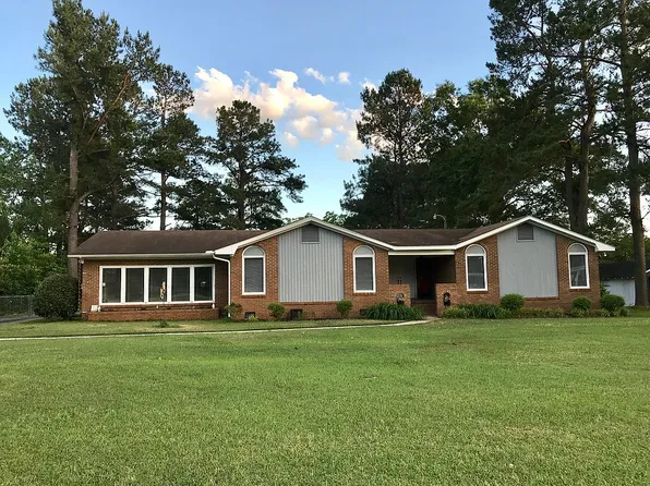 302 Cleveland St, Mullins, SC 29574