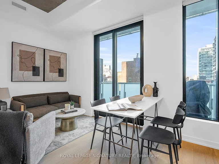 11 Charlotte St #606 — Photo 8