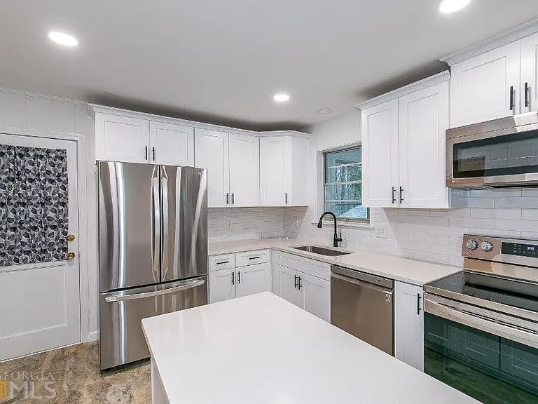 209 Pioneer Trl — Photo 2