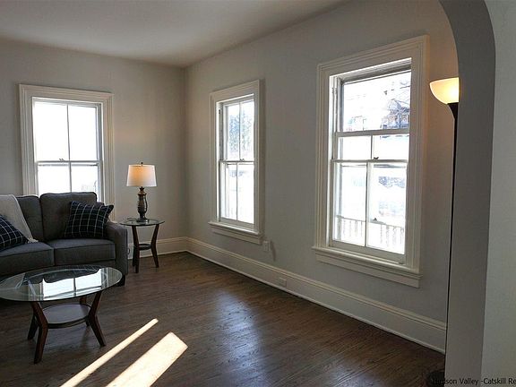 4th image of 64 Foxhall Ave