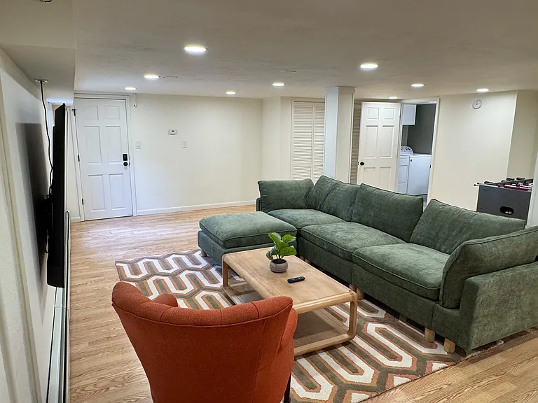 9 Richards Ave — Photo 6