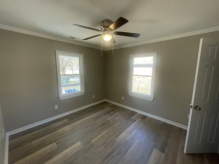 303 Freeman St SE — Photo 6