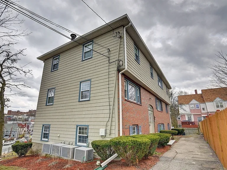 30 Trull St #4 — Photo 1
