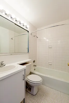 Rented by Mirador Real Estate | media 19