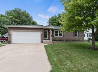 843 N Main St, Hartford, WI