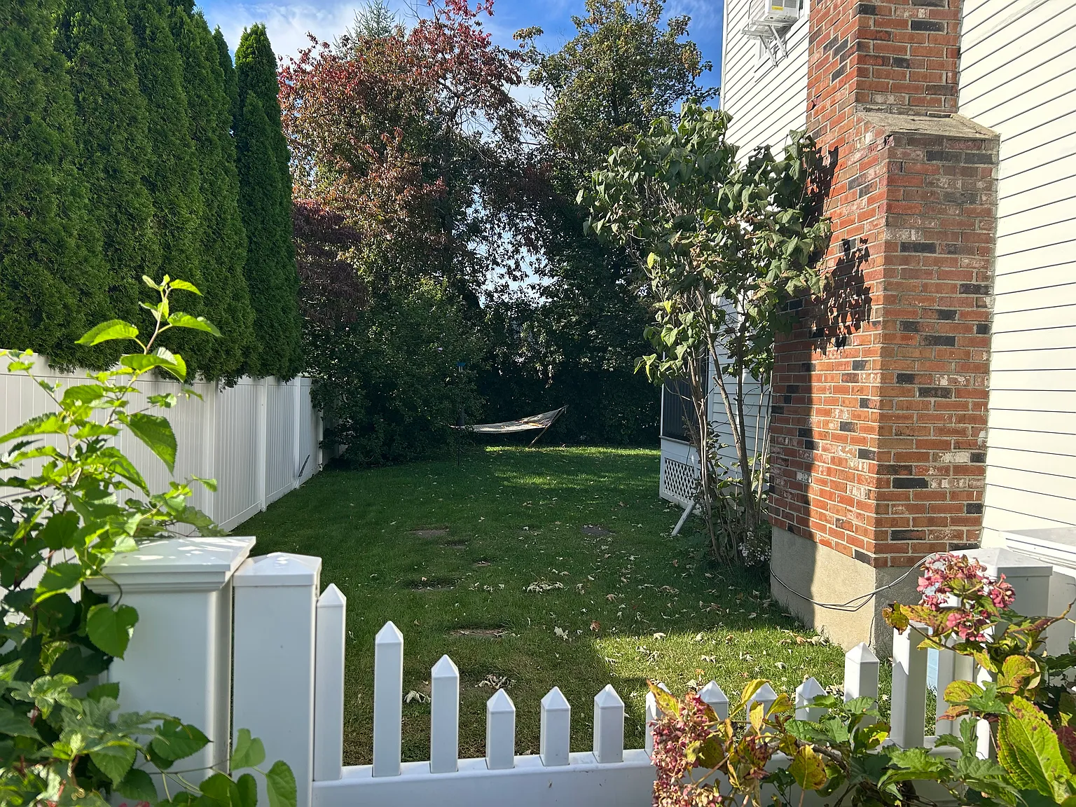 4 bed, 1500 sqft, $4,600 — Photo 3