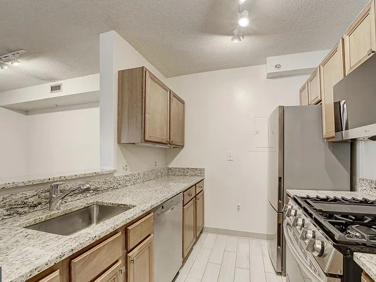 7111 Woodmont Ave #209 — Photo 3