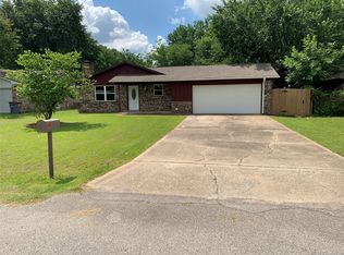 1007 SW 3rd St, Wagoner, OK 74467