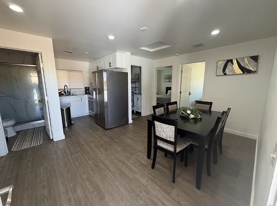 4 bed, 3954 sqft, $3,600 — Photo 2