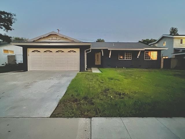 1st image of 2118 Victoria Dr