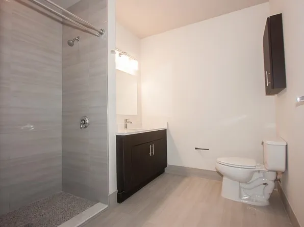 190 Christopher Columbus Drive image 6 of 11