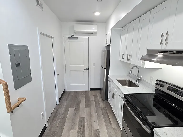 401 Olo Street - Former Church Parish Converted In Luxury Apartments! — Photo 31