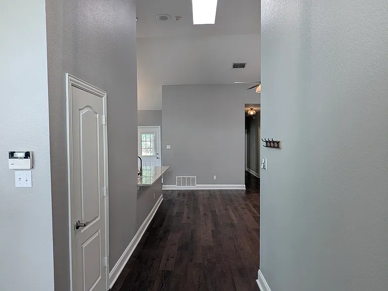 2807 Freedom Cir — Photo 11