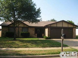 1705 Limestone Trl, Edgecliff Village, TX 76134