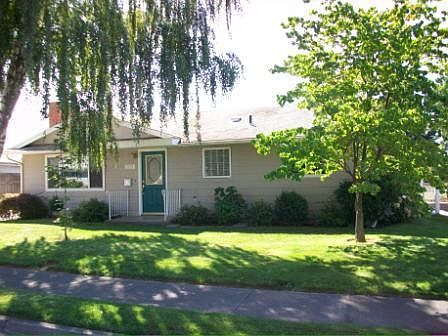 1st image of 935 Blue Mountain Dr