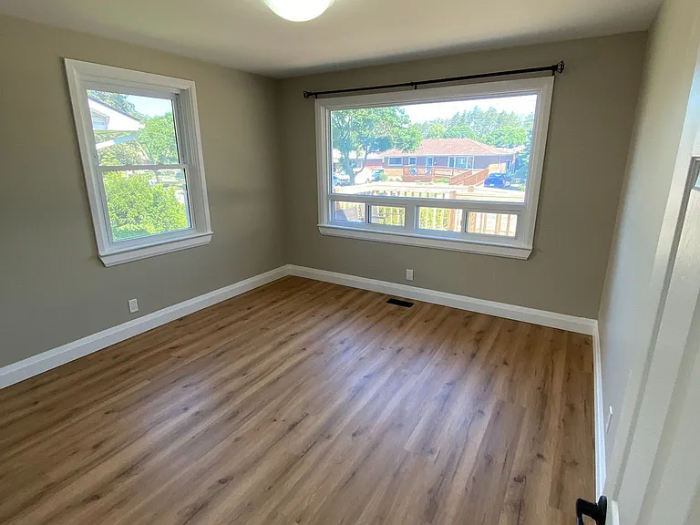 25 Hickery Pl #MAIN FLOOR — Photo 6