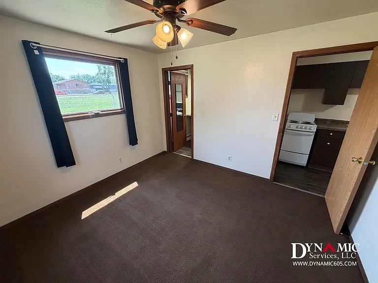 217 S Summit Ave — Photo 10