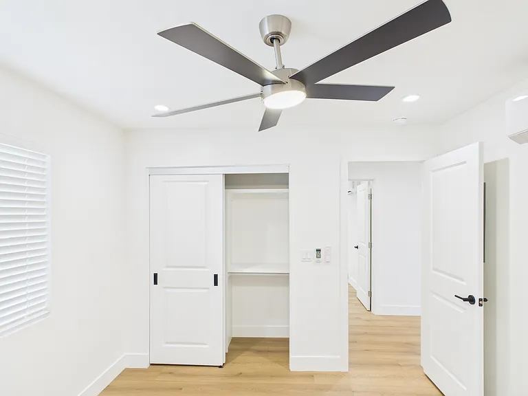 1132 W Redwood St — Photo 10