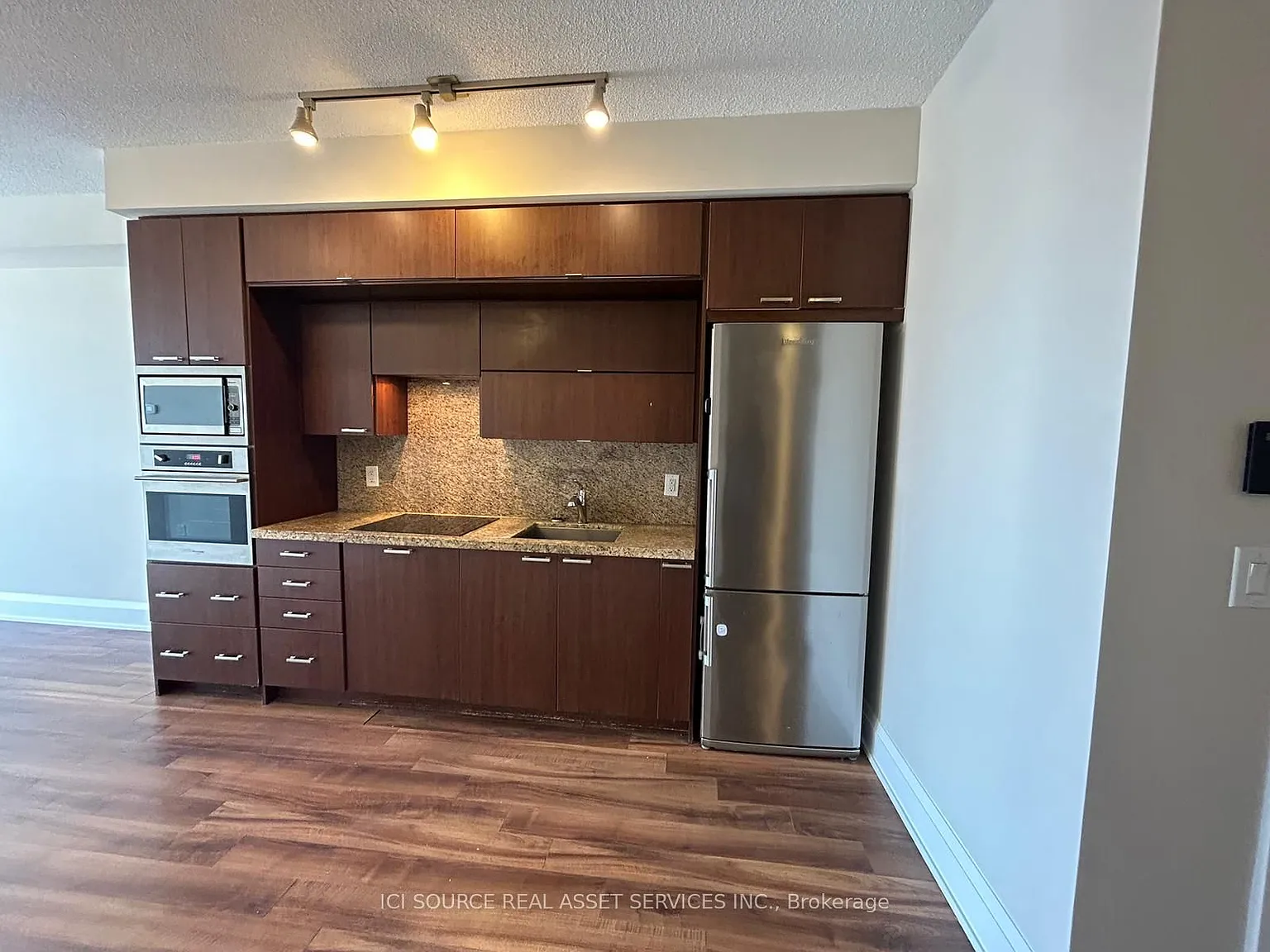 120 Harrison Garden Blvd — Photo 4