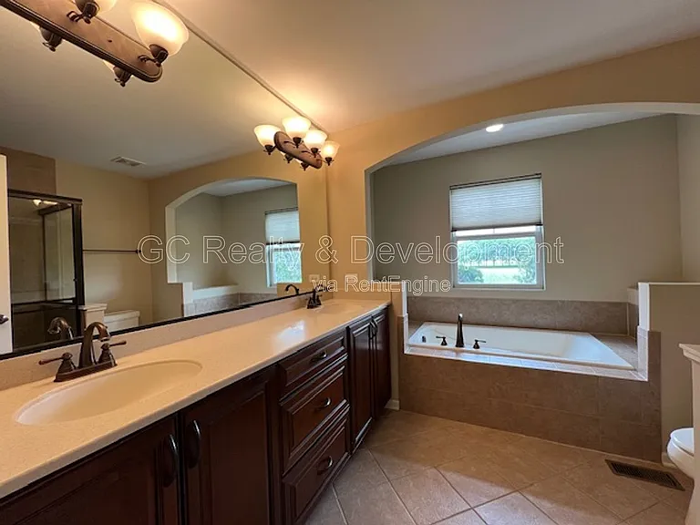 498 Grosvenor Ln — Photo 21