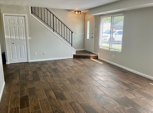 6052 Virginia St, Merrillville, IN