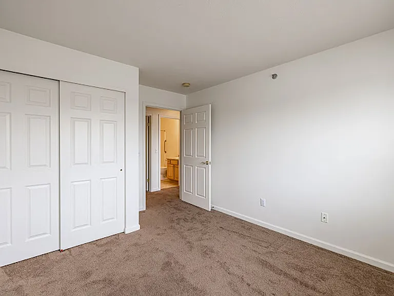 Hickory Commons/100 Green Tree Lane — Photo 9