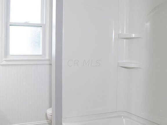 2nd image of 807 N Roosevelt Ave
