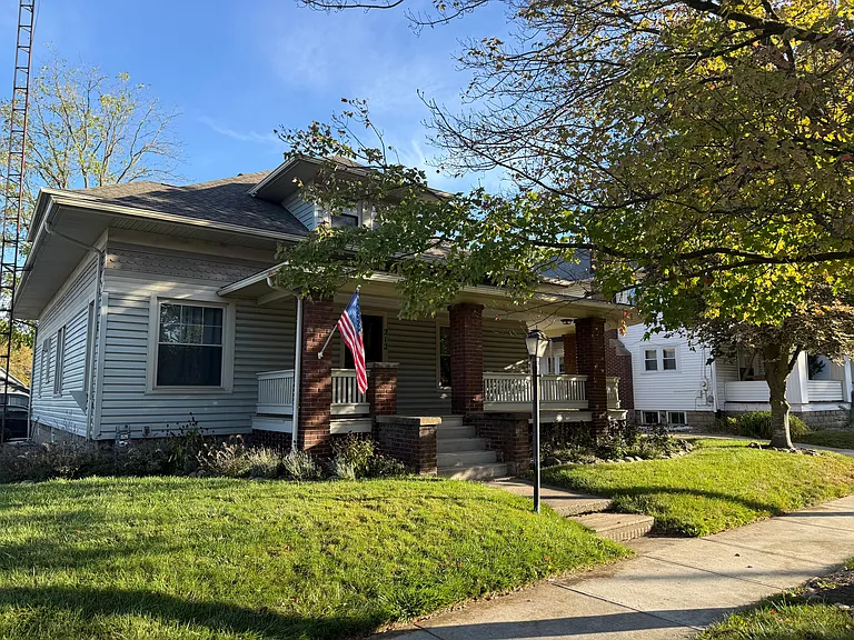 212 Bank St — Photo 4