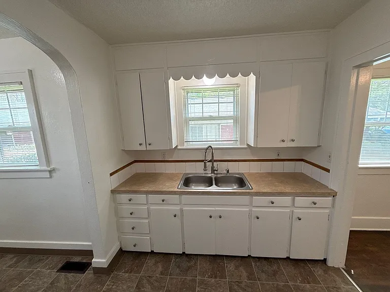 1165 Hood St NE — Photo 11