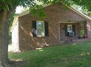 382 W 3rd St, Parsons, TN 38363