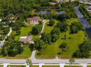 135 Price St, Naples, FL 34113