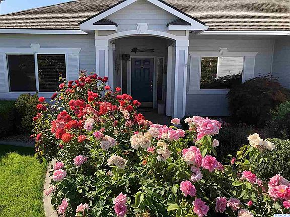 2nd image of 1407 Desert Springs Ave