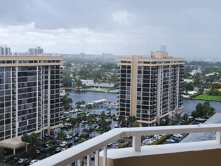 1980 S Ocean Dr #17 — Photo 31