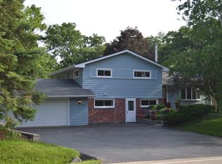 131 Miller Rd, Lake Zurich, IL 60047