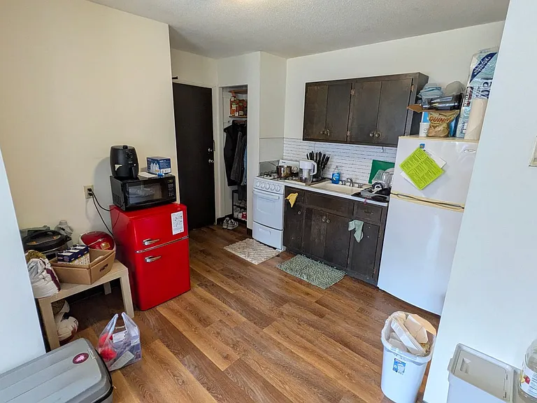 615 Ontario St SE — Photo 16