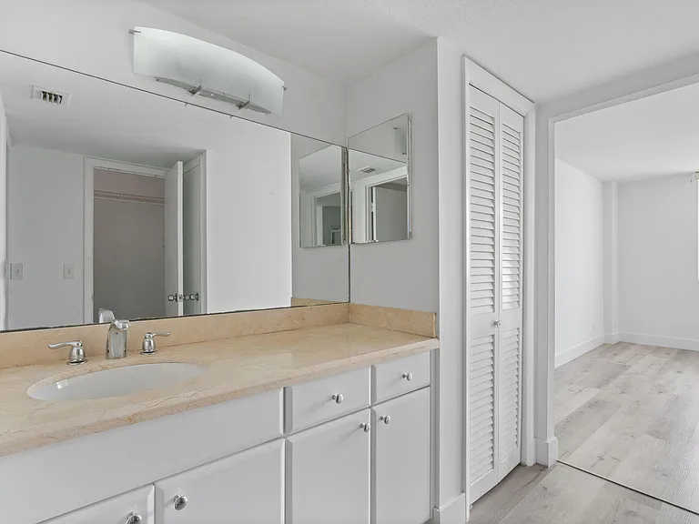 1900 S Ocean Blvd #10J — Photo 22