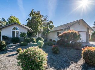975 NW Cooke Ave, Grants Pass, OR