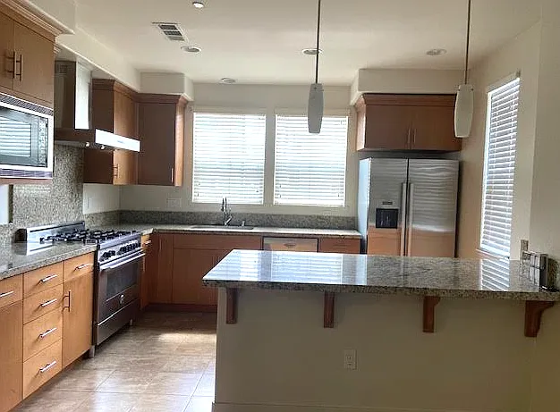 2 bed, 1253 sqft, $5,300 — Photo 2