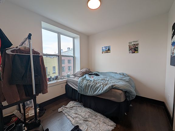 3rd image of 1330 Dekalb Ave Unit 416