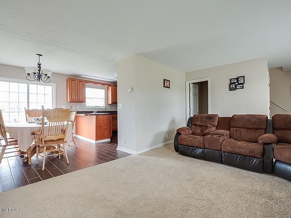 4th image of 1905 Manning Pl