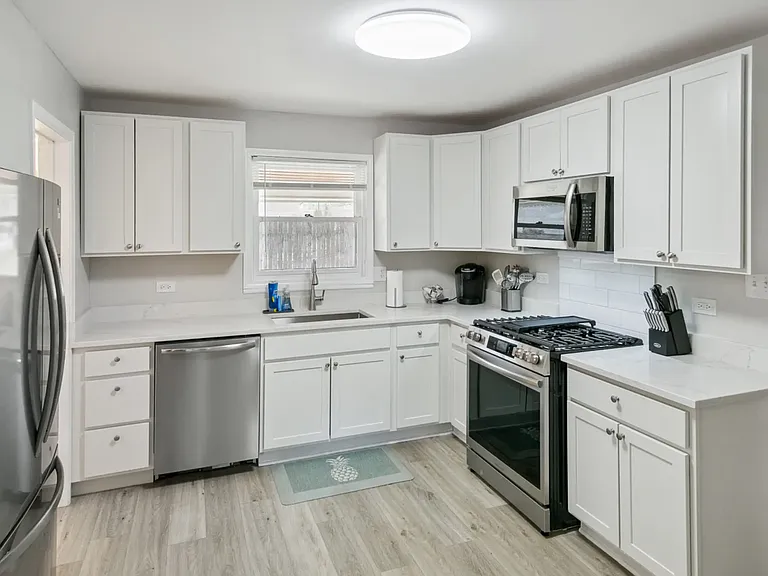 618 S Stewart Ave — Photo 11