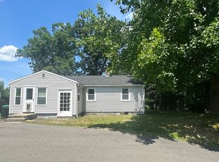 95 Baskin Dr, Chicopee, MA 01020