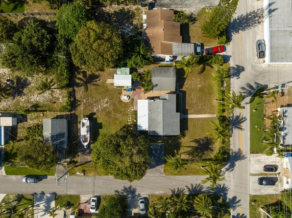 703 N 4th Street, Lantana, FL 33462