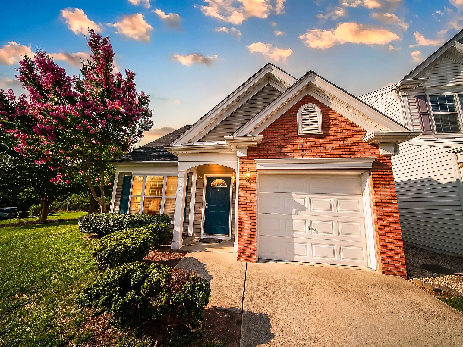 3 bed, 2.5 bath, 1440 sqft, $1,895 — Photo 1
