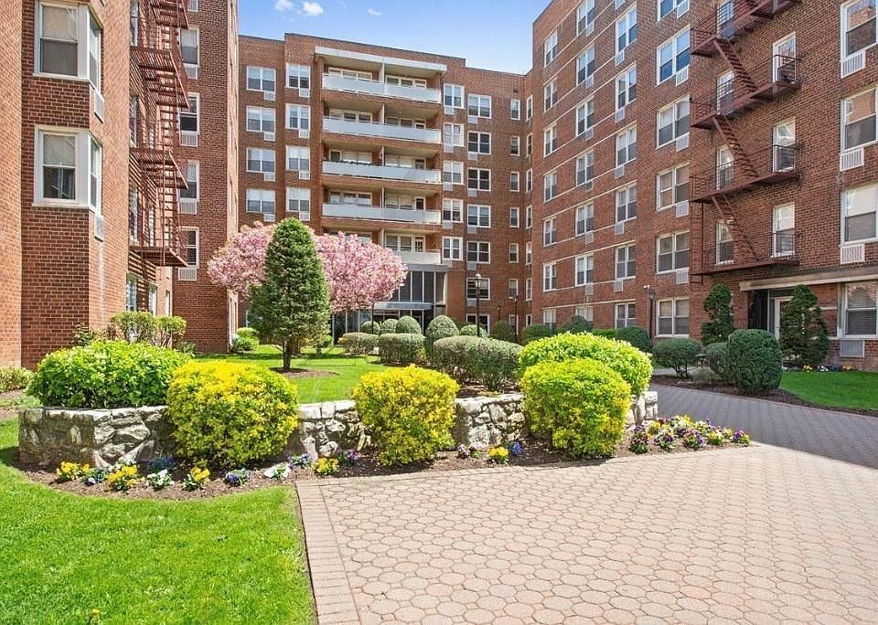 2nd image of 9201 Shore Rd APT A310
