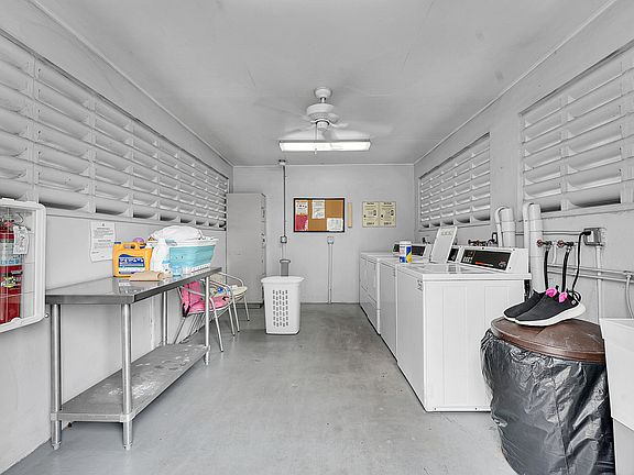 4th image of 2769 Ashley Dr W APT F
